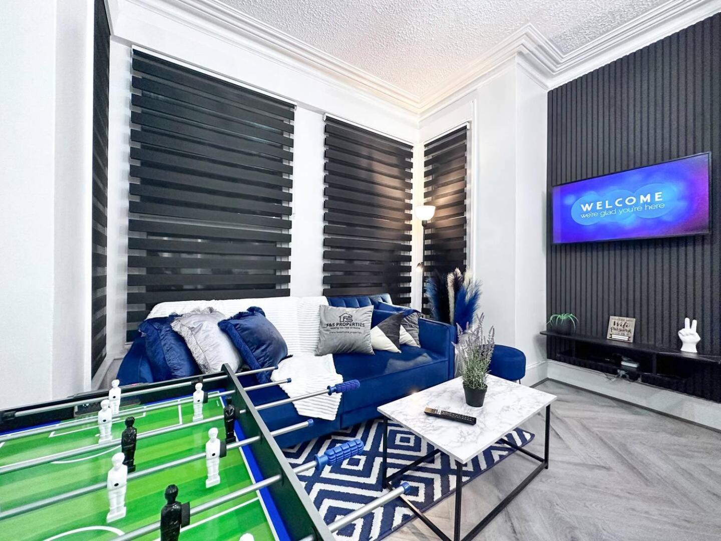 Swanky Seaside Sanctuary W Foozeball - Southend Exterior photo